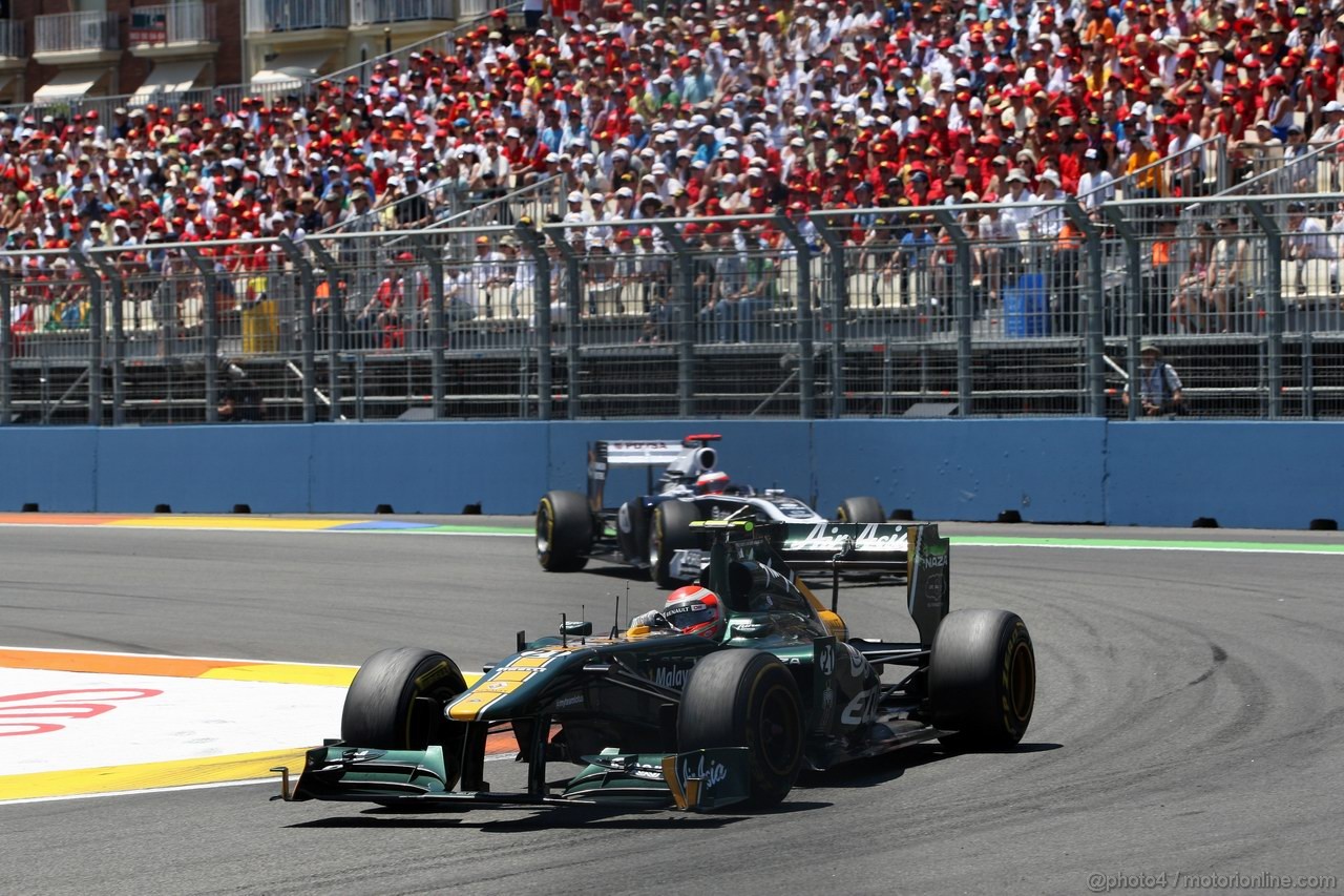 GP EUROPA, 26.06.2011- Gara, Jarno Trulli (ITA), Team Lotus, TL11 davanti a Rubens Barrichello (BRA), Williams FW33 