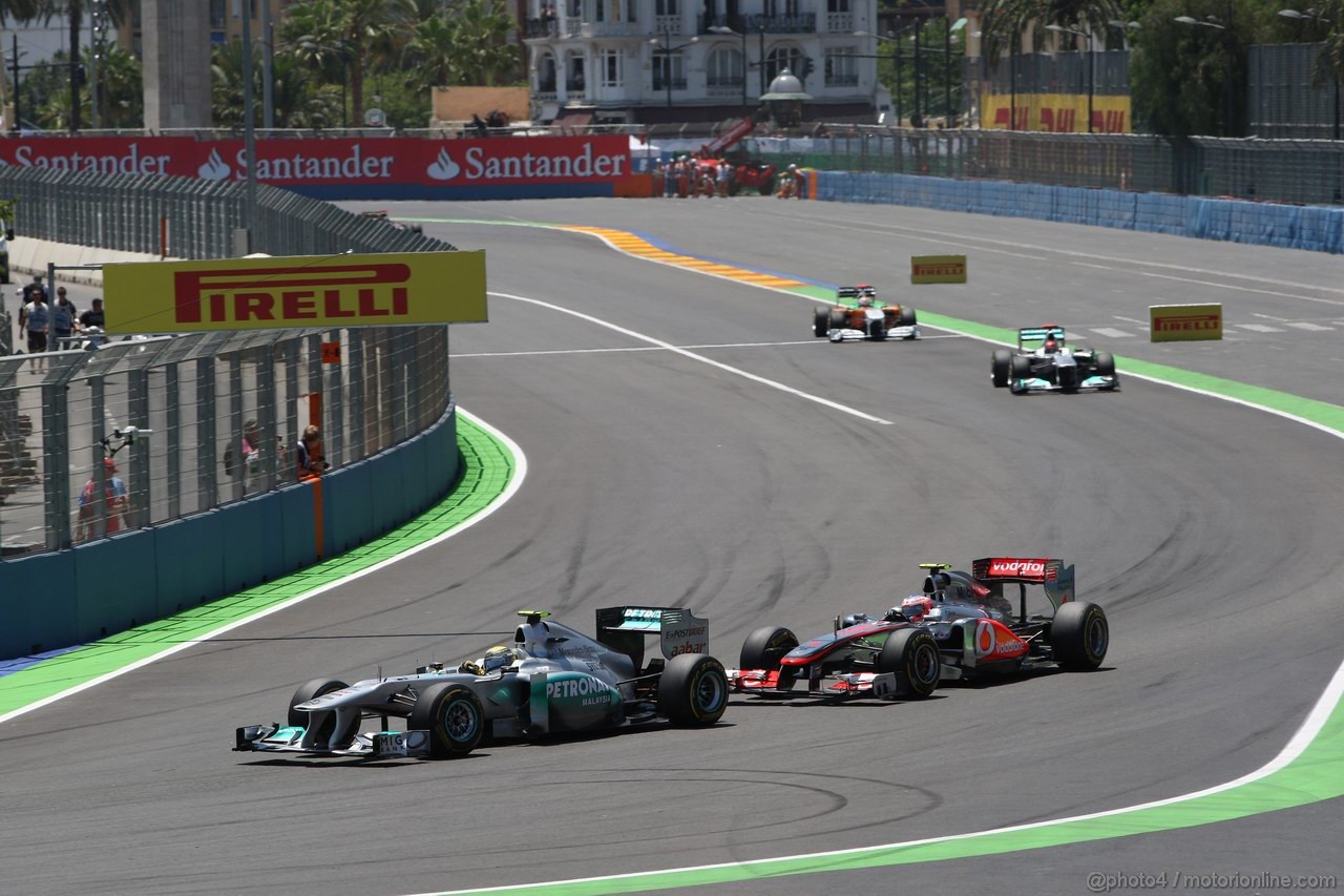 GP EUROPA, 26.06.2011- Gara, Nico Rosberg (GER), Mercedes GP Petronas F1 Team, MGP W02 e Jenson Button (GBR), McLaren  Mercedes, MP4-26 