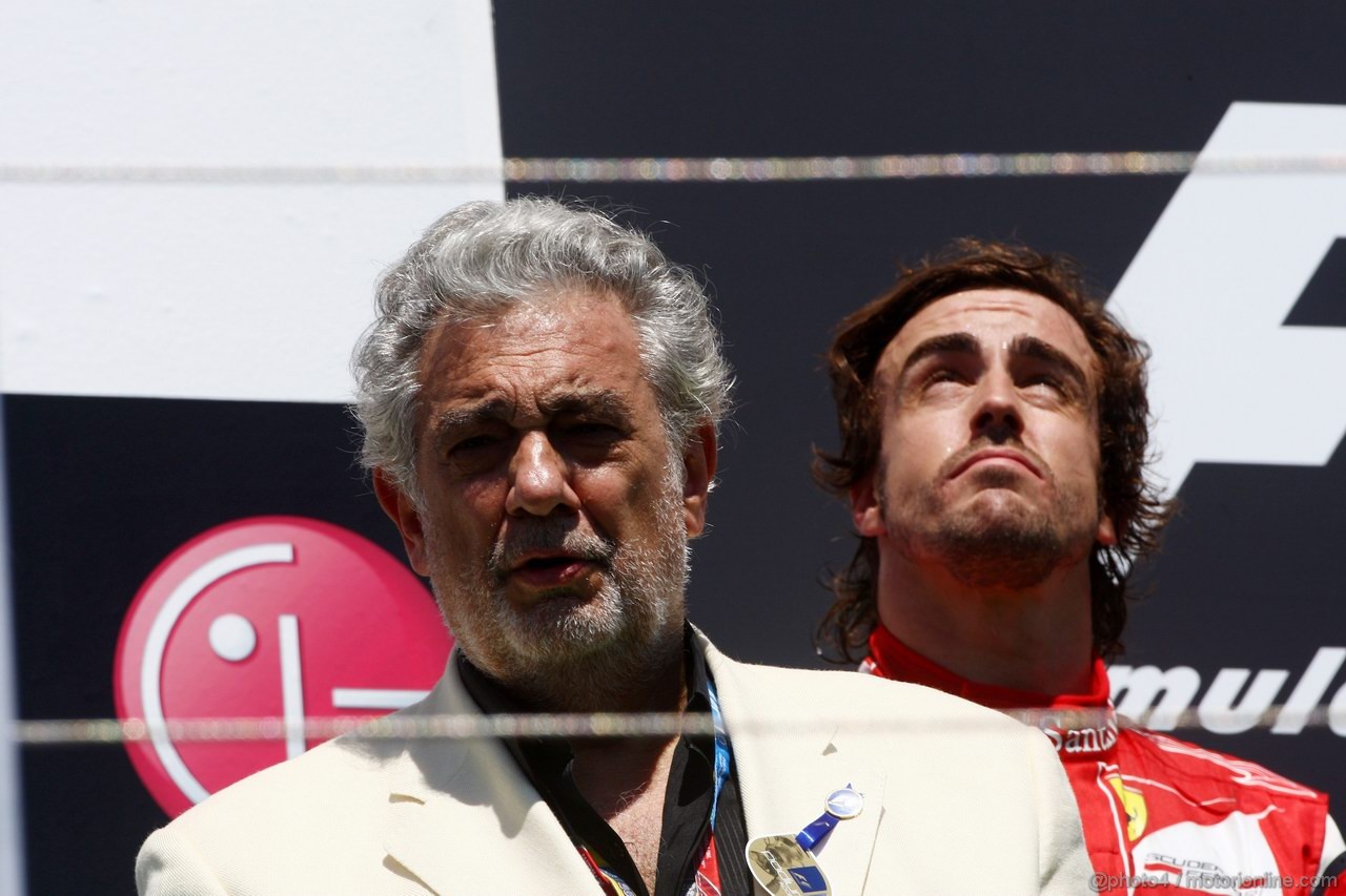 GP EUROPA, 26.06.2011- Gara, Placido Domingo (ESP), Tenor e Fernando Alonso (ESP), Ferrari, F-150 Italia secondo 