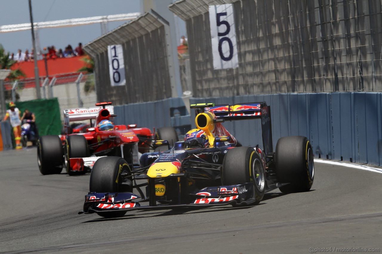 GP EUROPA, 26.06.2011- Gara, Mark Webber (AUS), Red Bull Racing, RB7 davanti a Fernando Alonso (ESP), Ferrari, F-150 Italia 