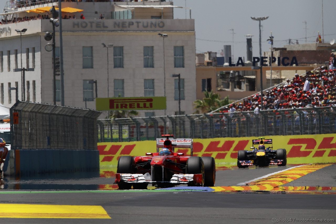 GP EUROPA, 26.06.2011- Gara, Fernando Alonso (ESP), Ferrari, F-150 Italia davanti a Mark Webber (AUS), Red Bull Racing, RB7 