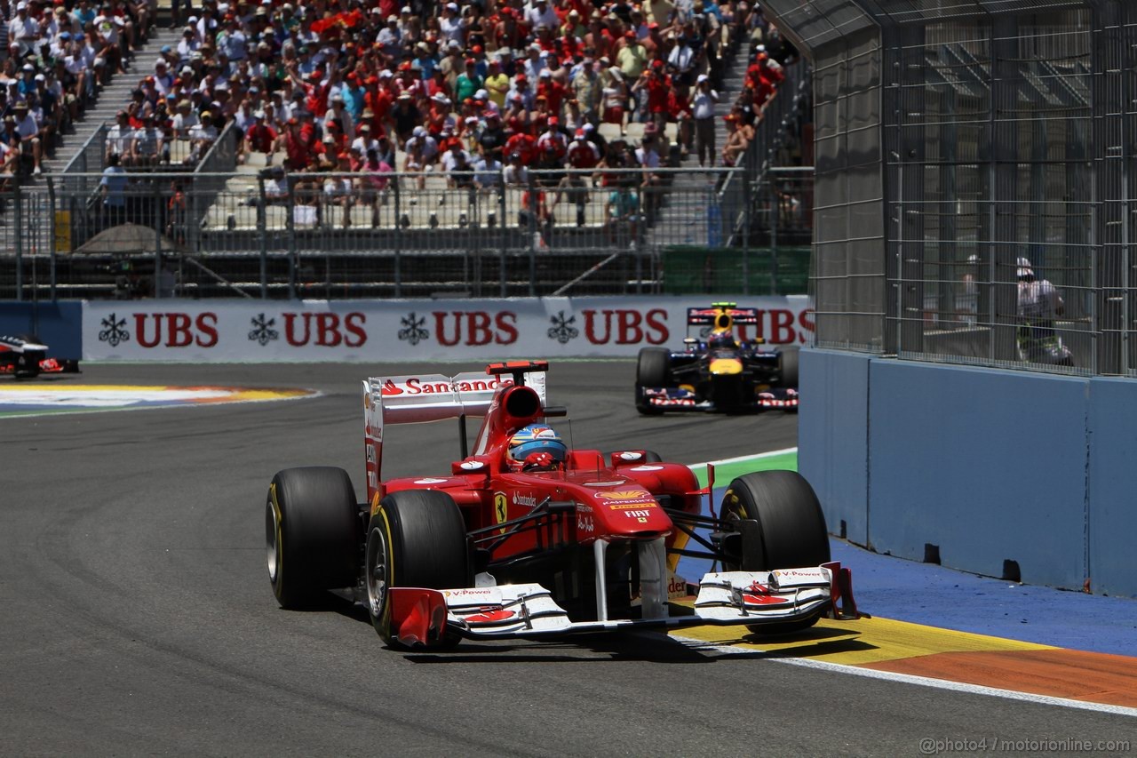 GP EUROPA, 26.06.2011- Gara, Fernando Alonso (ESP), Ferrari, F-150 Italia davanti a Mark Webber (AUS), Red Bull Racing, RB7 