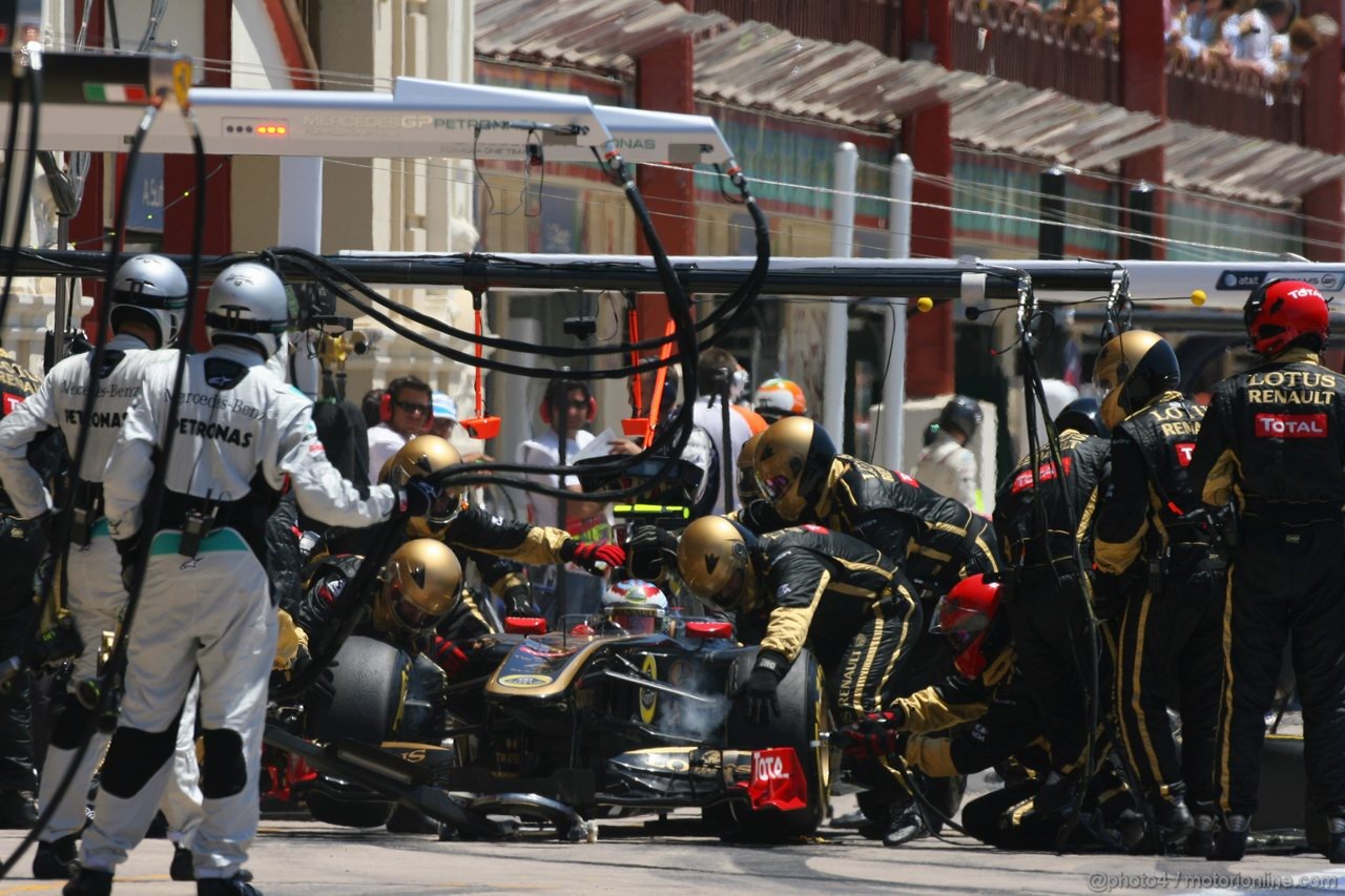 GP EUROPA, 26.06.2011- Gara, Pit Stop, Vitaly Petrov (RUS), Lotus Renault GP, R31 