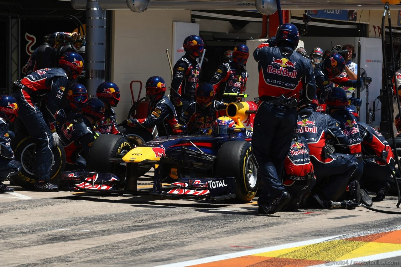 GP EUROPA, 26.06.2011- Gara, Pit Stop, Mark Webber (AUS), Red Bull Racing, RB7  