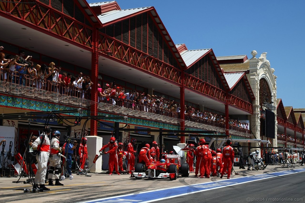 GP EUROPA, 26.06.2011- Gara, Pit Stop, Fernando Alonso (ESP), Ferrari, F-150 Italia 