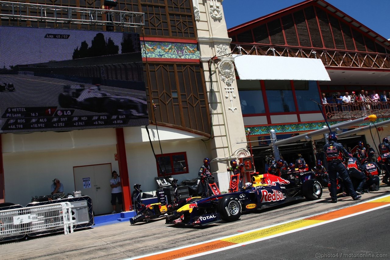 GP EUROPA, 26.06.2011- Gara, Pit Stop, Sebastian Vettel (GER), Red Bull Racing, RB7 