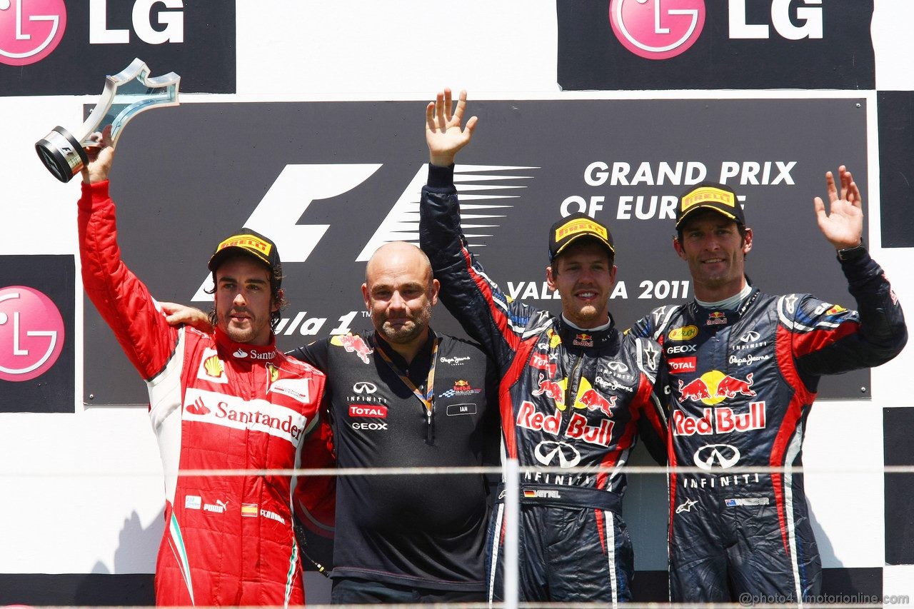 GP EUROPA, 26.06.2011- Gara, Sebastian Vettel (GER), Red Bull Racing, RB7 vincitore, Fernando Alonso (ESP), Ferrari, F-150 Italia secondo e Mark Webber (AUS), Red Bull Racing, RB7 terzo 