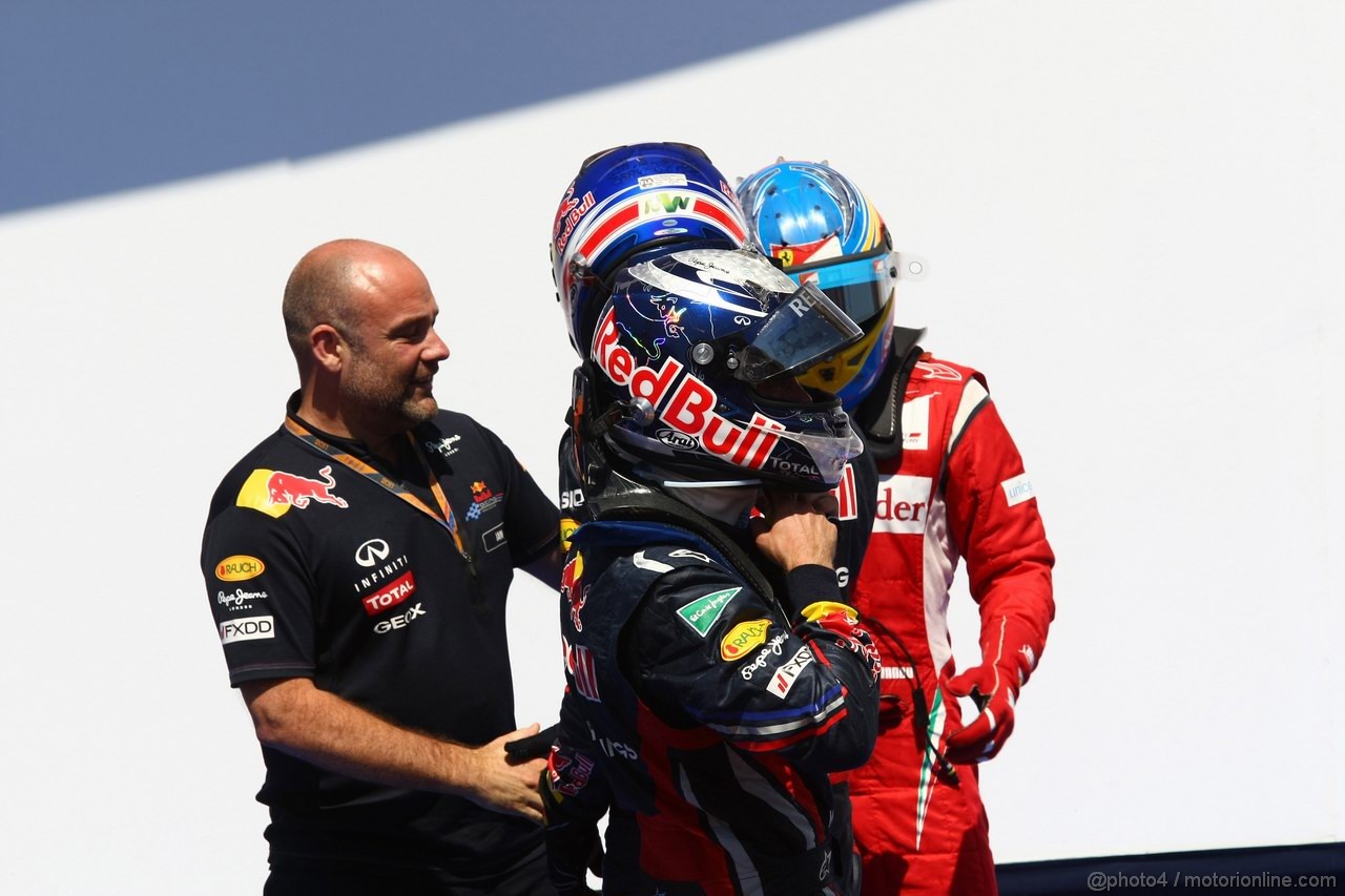 GP EUROPA, 26.06.2011- Gara, Sebastian Vettel (GER), Red Bull Racing, RB7 vincitore, Fernando Alonso (ESP), Ferrari, F-150 Italia secondo e Mark Webber (AUS), Red Bull Racing, RB7 terzo 