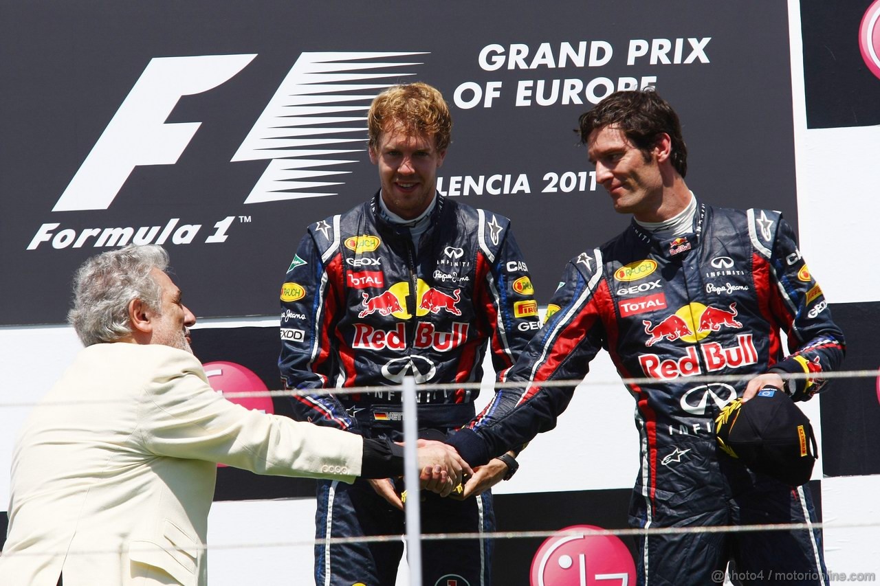 GP EUROPA, 26.06.2011- Gara, Sebastian Vettel (GER), Red Bull Racing, RB7 vincitore e Mark Webber (AUS), Red Bull Racing, RB7 terzo e Placido Domingo (ESP), Tenor