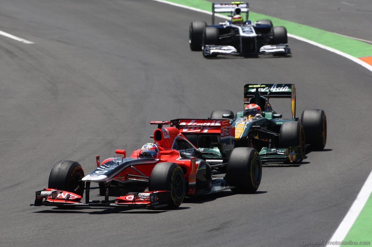 GP EUROPA, 26.06.2011- Gara, Timo Glock (GER), Marussia Virgin Racing VR-02 e Jarno Trulli (ITA), Team Lotus, TL11 