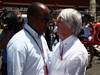 GP EUROPA, 26.06.2011- Gara, Anthony Hamilton (GBR), father of Lewis Hamilton(GBR) e Bernie Ecclestone (GBR), President e CEO of Formula One Management  