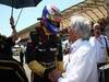 GP EUROPA, 26.06.2011- Gara, Vitaly Petrov (RUS), Lotus Renault GP, R31 e Bernie Ecclestone (GBR), President e CEO of Formula One Management  