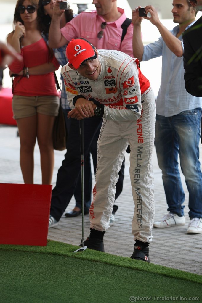GP EUROPA, 23.06.2011- Jenson Button (GBR), McLaren  Mercedes, MP4-26  challenge young spanish sports star