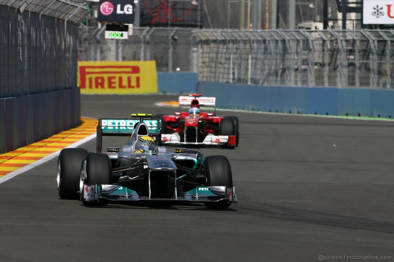 GP EUROPA, 25.06.2011- Prove Libere 3, Sabato, Nico Rosberg (GER), Mercedes GP Petronas F1 Team, MGP W02 davanti a  Fernando Alonso (ESP), Ferrari, F-150 Italia 