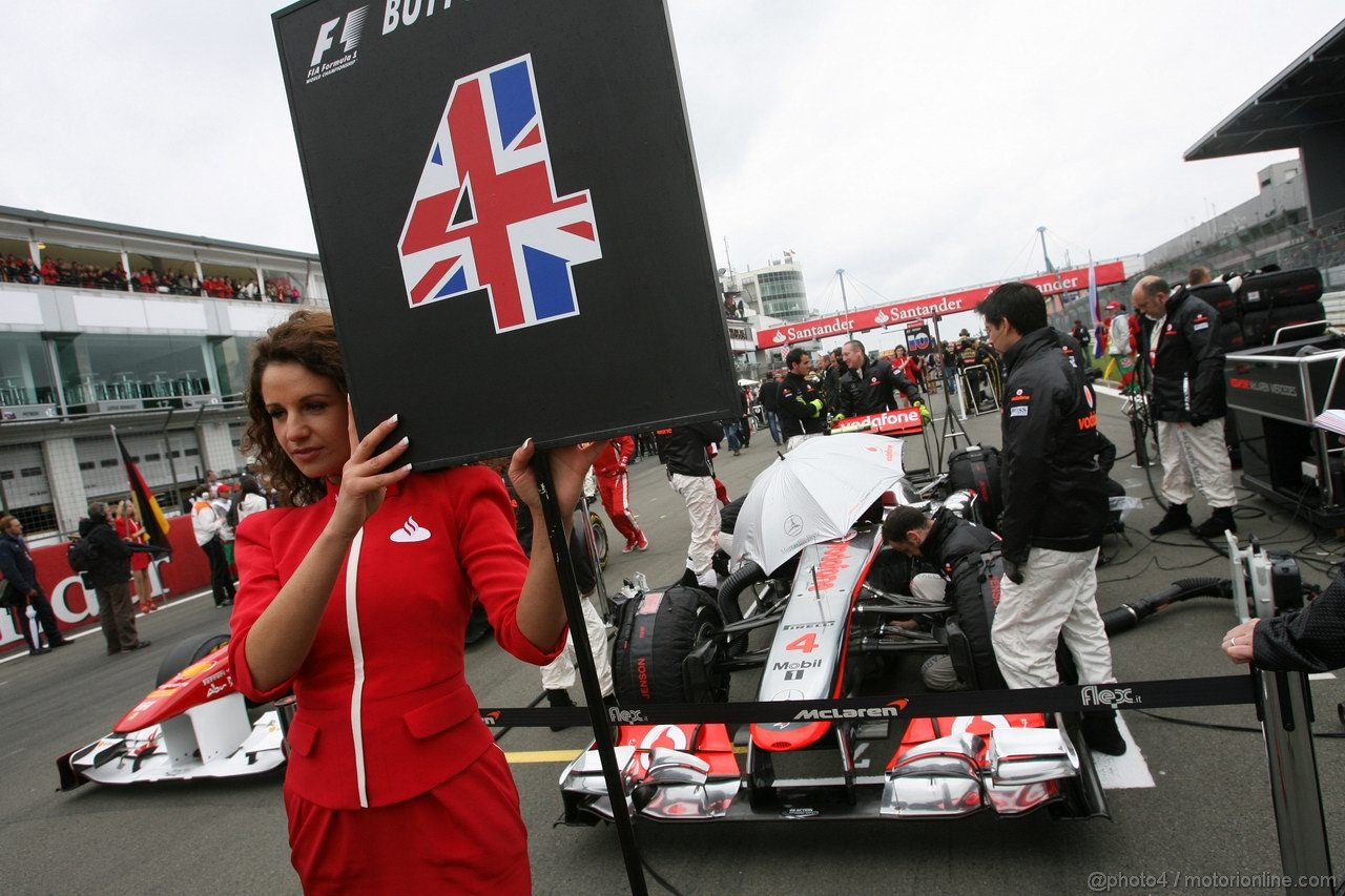 GP GERMANIA, 24.07.2011- Gara, Jenson Button (GBR), McLaren  Mercedes, MP4-26 e grid girl, pitbabes