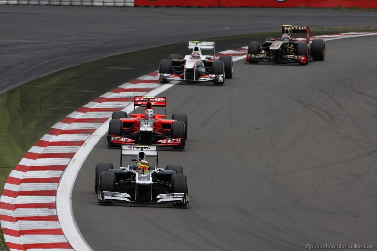 GP GERMANIA, 24.07.2011- Gara, Pastor Maldonado (VEN), Williams FW33 davanti a Jerome D'Ambrosio (BEL), Marussia Virgin Racing VR-02 