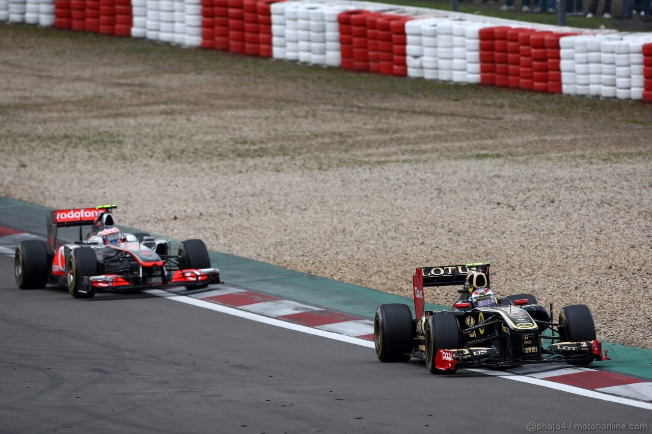 GP GERMANIA, 24.07.2011- Gara, Jenson Button (GBR), McLaren  Mercedes, MP4-26 e Vitaly Petrov (RUS), Lotus Renault GP, R31 