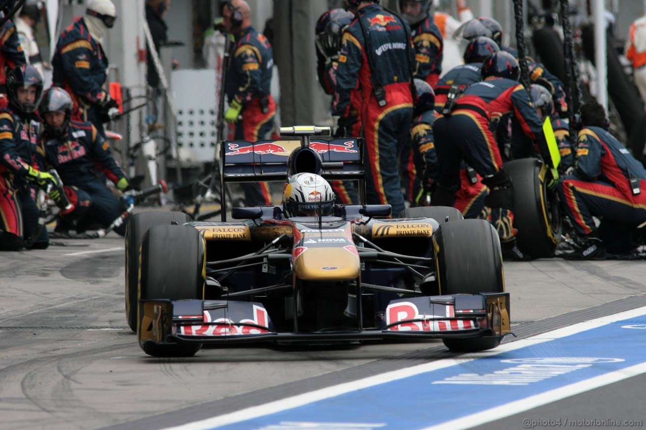 GP GERMANIA, 24.07.2011- Gara, Pit Stop, Jaime Alguersuari (SPA), Scuderia Toro Rosso, STR6 