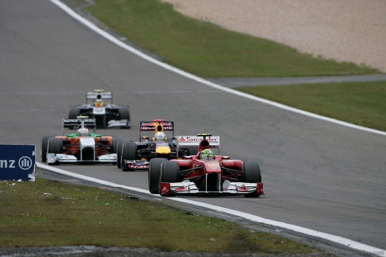 GP GERMANIA, 24.07.2011- Gara, Felipe Massa (BRA), Ferrari, F-150 Italia davanti a Sebastian Vettel (GER), Red Bull Racing, RB7 