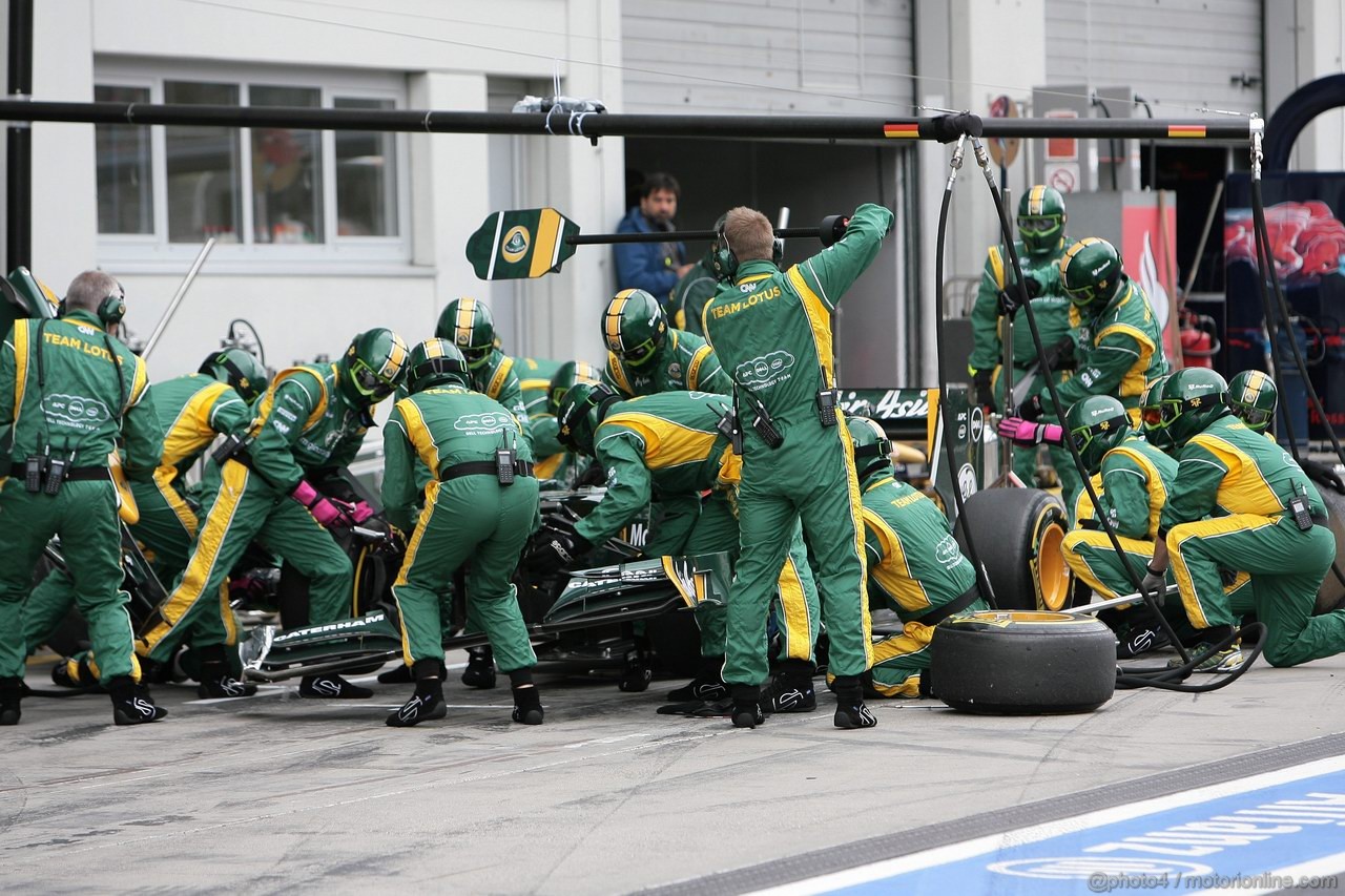 GP GERMANIA, 24.07.2011- Gara, Pit Stop, Karun Chandhok (IND), Team Lotus, TL11  