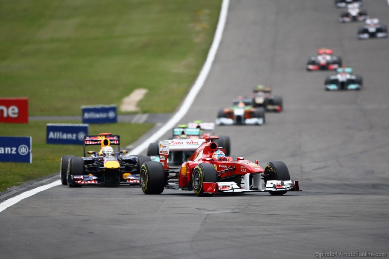 GP GERMANIA, 24.07.2011- Gara, Sebastian Vettel (GER), Red Bull Racing, RB7 e Fernando Alonso (ESP), Ferrari, F-150 Italia 
