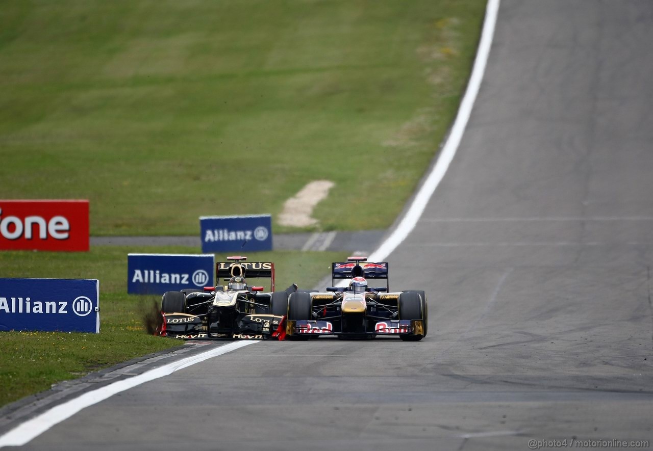 GP GERMANIA, 24.07.2011- Gara, Nick Heidfeld (GER) Lotus Renault GP R31  e Sébastien Buemi (SUI), Scuderia Toro Rosso, STR6 