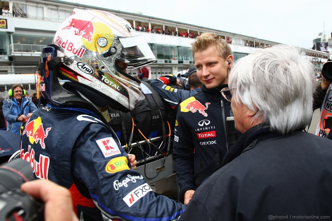 GP GERMANIA, 24.07.2011- Gara, Sebastian Vettel (GER), Red Bull Racing, RB7 e Bernie Ecclestone (GBR), President e CEO of Formula One Management  