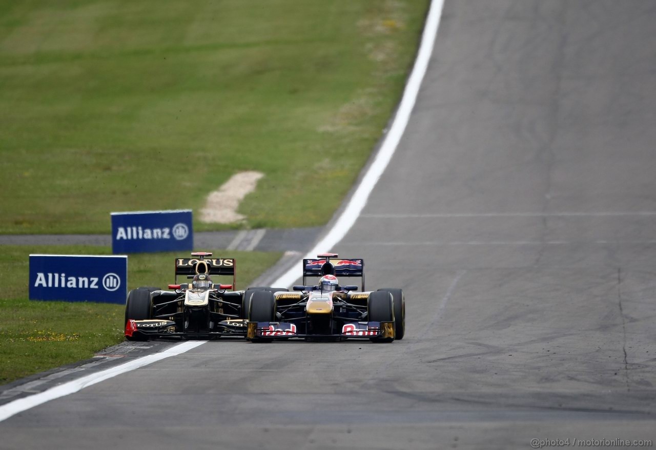 GP GERMANIA, 24.07.2011- Gara, Nick Heidfeld (GER) Lotus Renault GP R31  e Sébastien Buemi (SUI), Scuderia Toro Rosso, STR6 