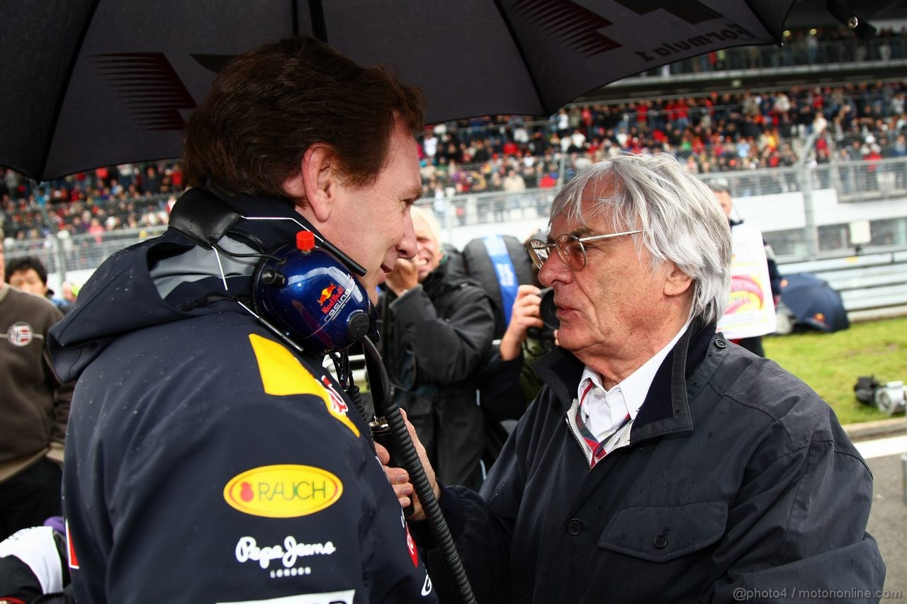 GP GERMANIA, 24.07.2011- Gara, Christian Horner (GBR), Red Bull Racing, Sporting Director e Bernie Ecclestone (GBR), President e CEO of Formula One Management  