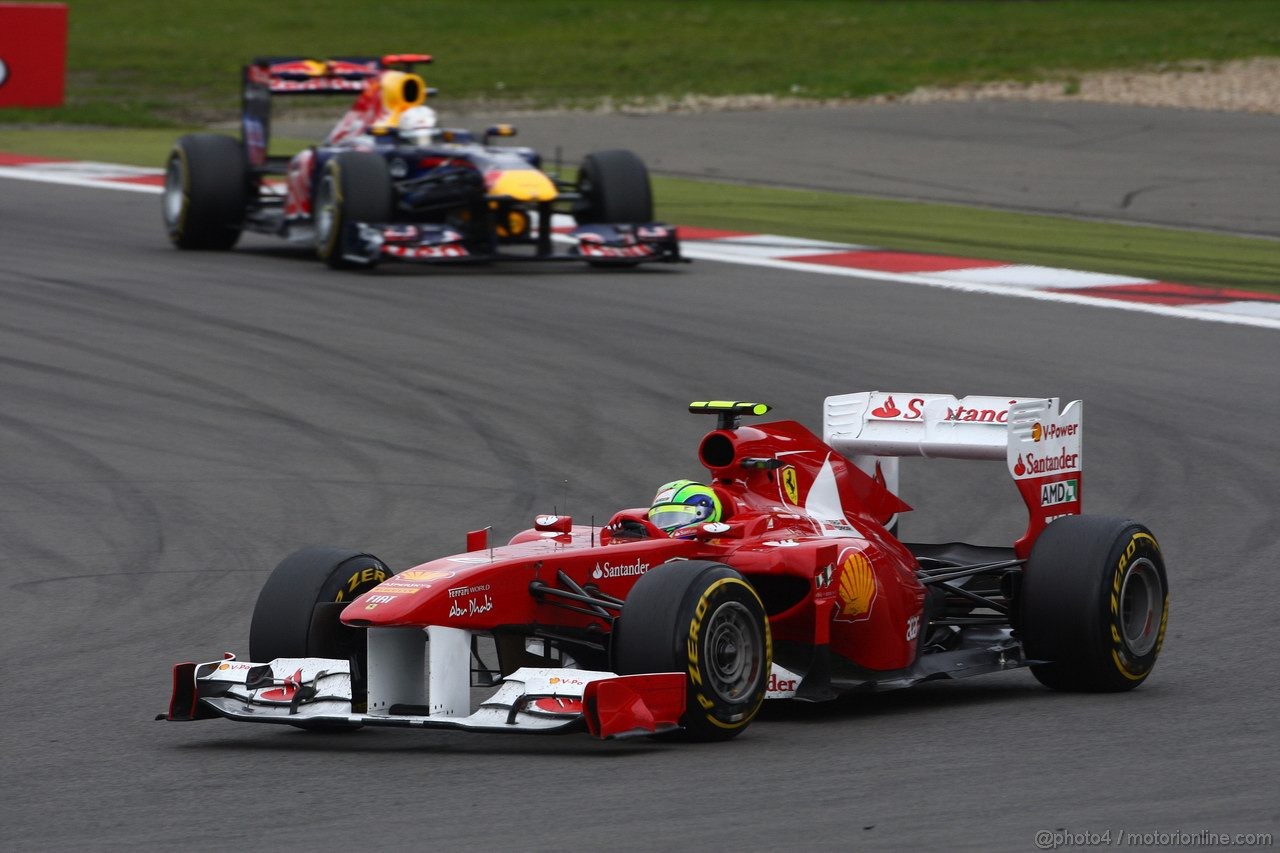 GP GERMANIA, 24.07.2011- Gara, Felipe Massa (BRA), Ferrari, F-150 Italia davanti a Sebastian Vettel (GER), Red Bull Racing, RB7 