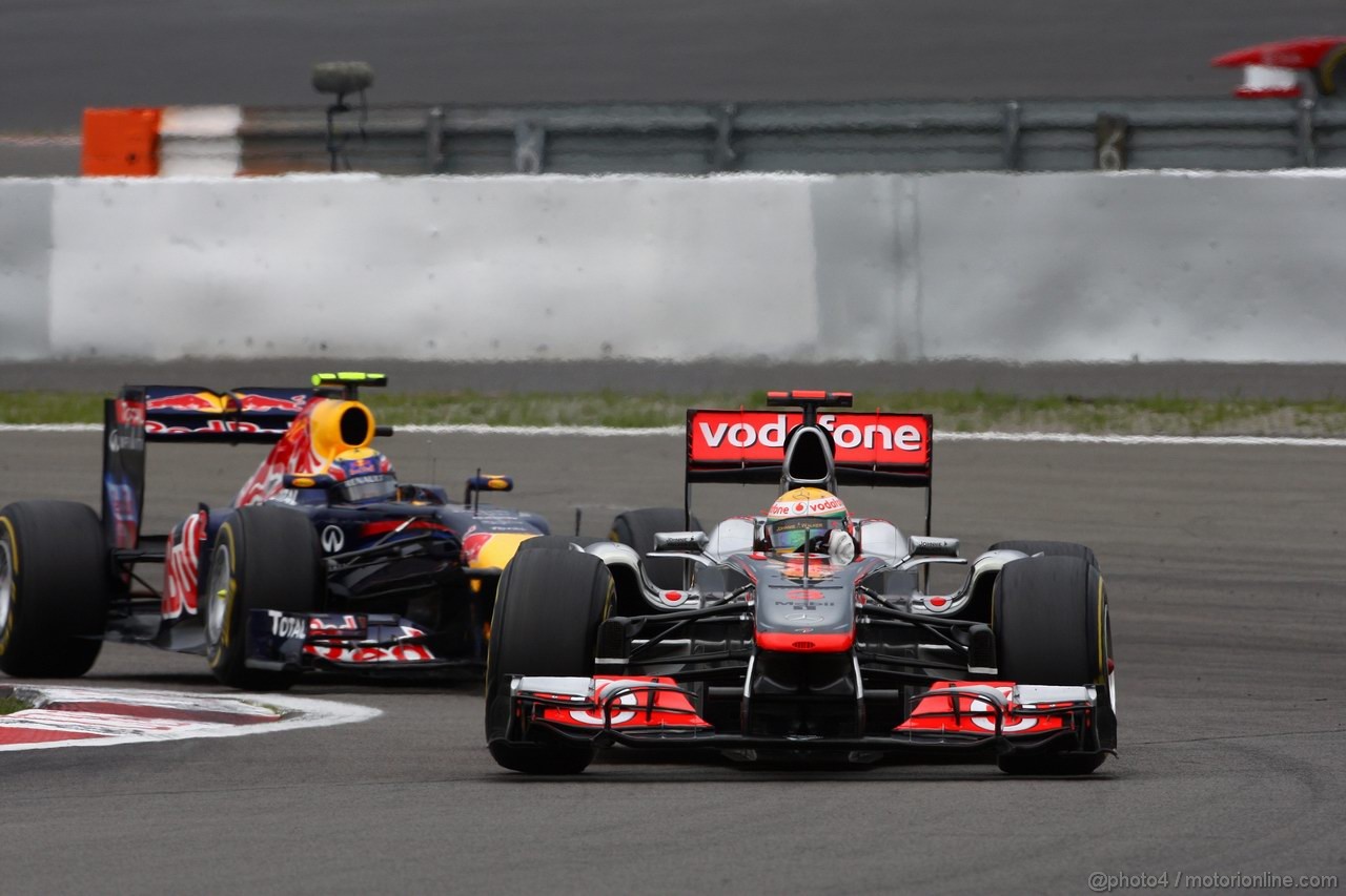 GP GERMANIA, 24.07.2011- Gara, Lewis Hamilton (GBR), McLaren  Mercedes, MP4-26 davanti a Mark Webber (AUS), Red Bull Racing, RB7 