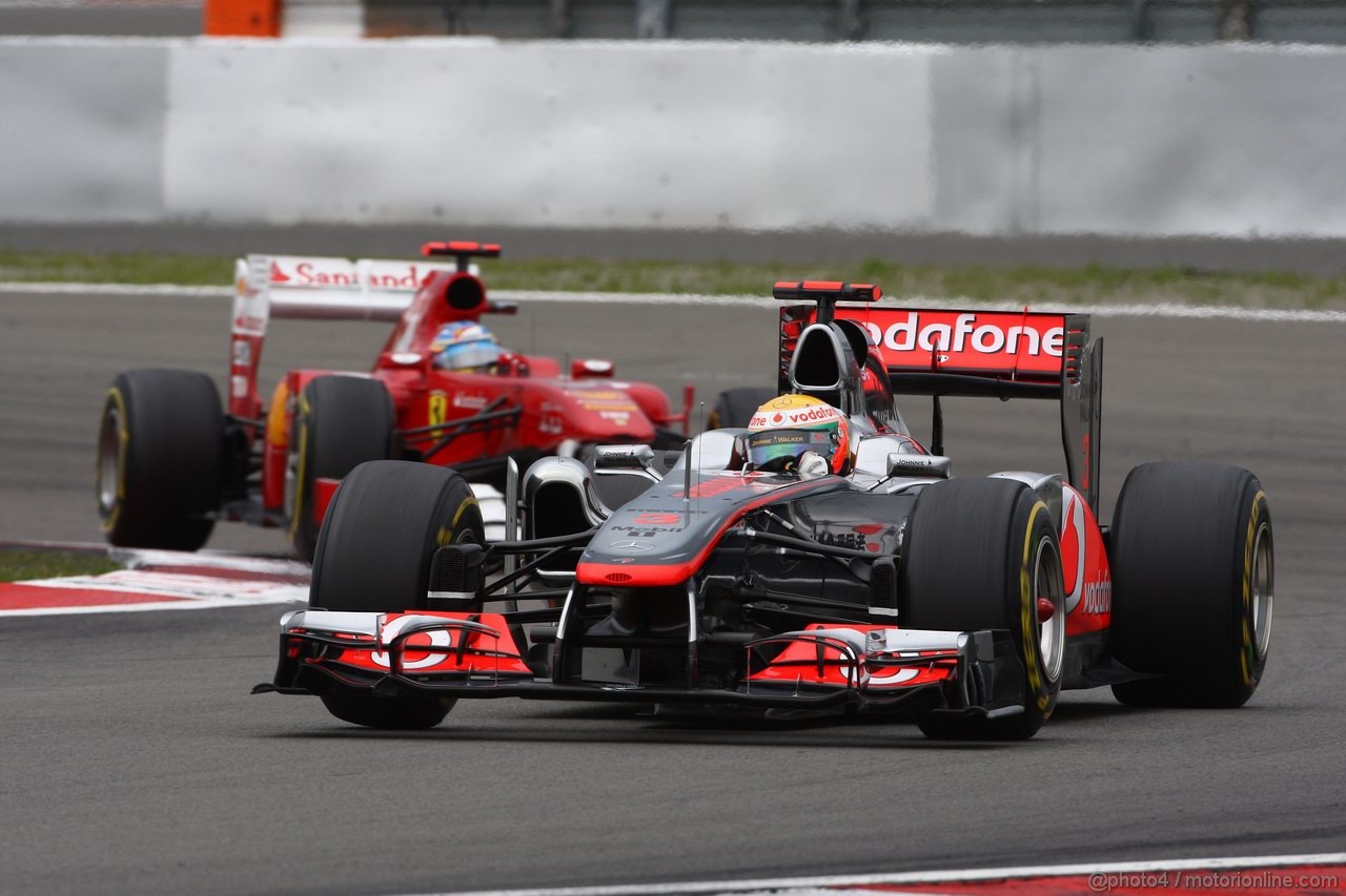 GP GERMANIA, 24.07.2011- Gara, Lewis Hamilton (GBR), McLaren  Mercedes, MP4-26 davanti a Fernando Alonso (ESP), Ferrari, F-150 Italia 