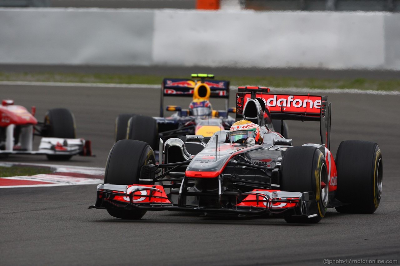 GP GERMANIA, 24.07.2011- Gara, Lewis Hamilton (GBR), McLaren  Mercedes, MP4-26 davanti a Mark Webber (AUS), Red Bull Racing, RB7 