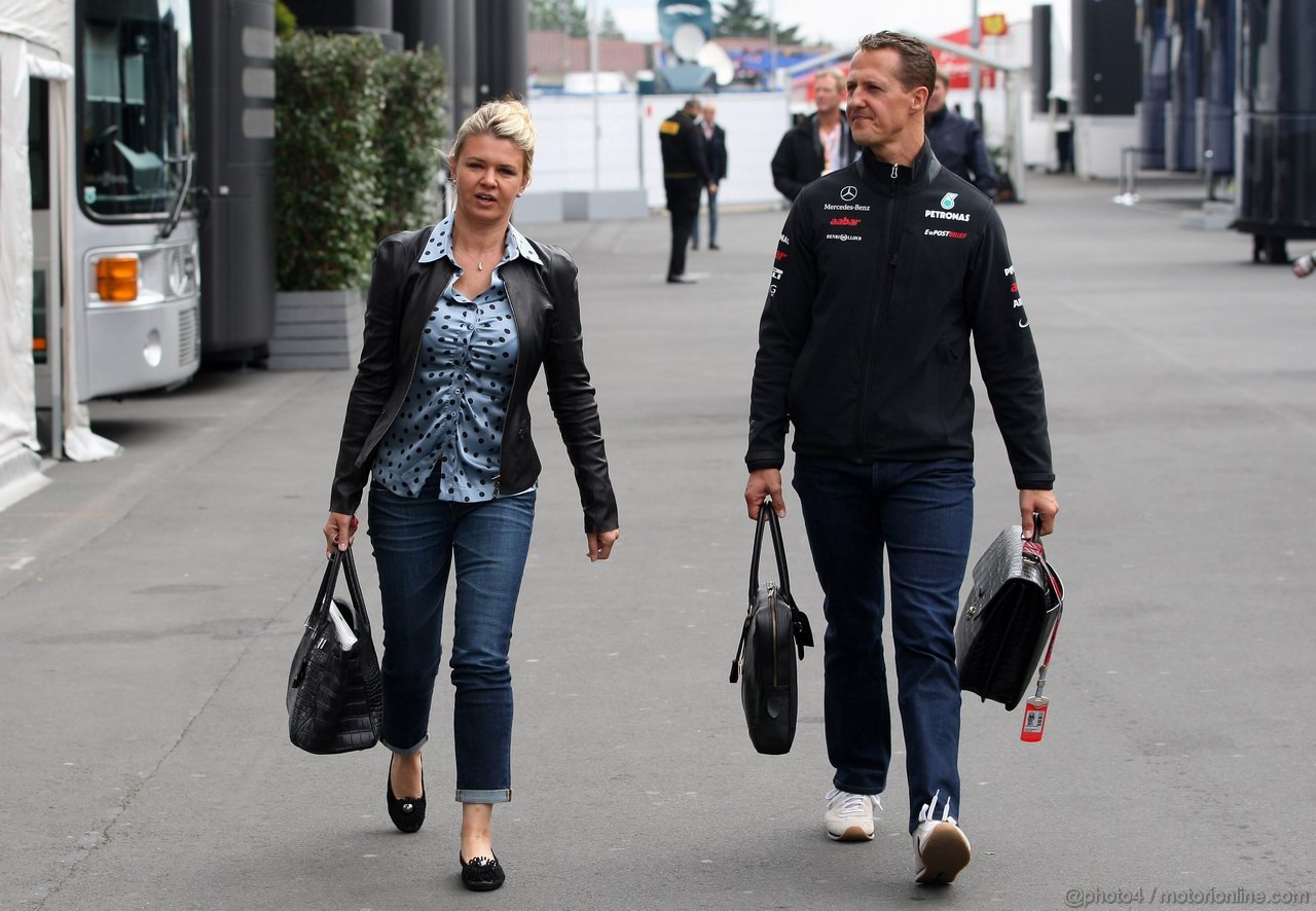 GP GERMANIA, 23.07.2011- Michael Schumacher (GER), Mercedes GP Petronas F1 Team, MGP W02 e sua moglie Corinna Schumacher (GER)