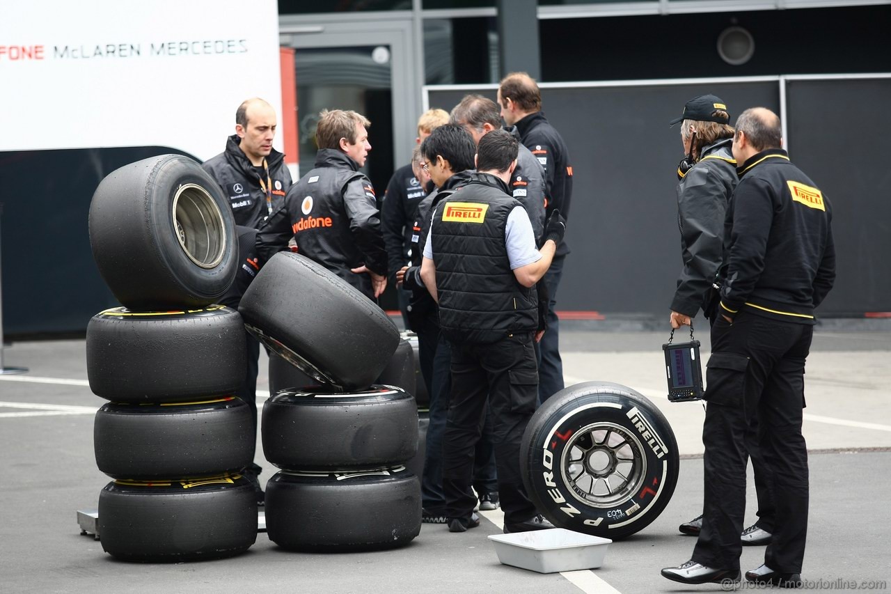 GP GERMANIA, 23.07.2011- Prove Libere 3, Sabato, Pirelli Tyres of McLaren  Mercedes