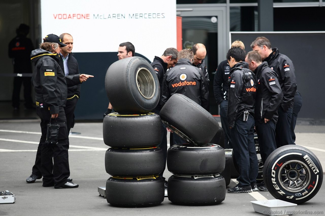 GP GERMANIA, 23.07.2011- Prove Libere 3, Sabato, Pirelli Tyres of McLaren  Mercedes