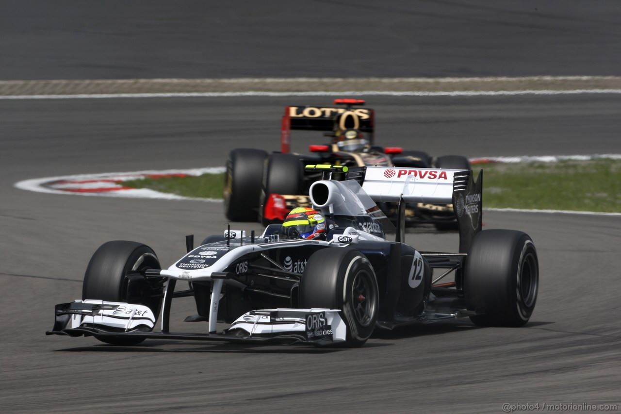 GP GERMANIA, 23.07.2011- Prove Libere 3, Sabato, Pastor Maldonado (VEN), Williams FW33 davanti a Nick Heidfeld (GER) Lotus Renault GP R31  