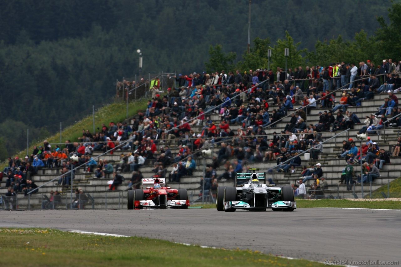 GP GERMANIA, 22.07.2011- Prove Libere 1, Venerdi', Fernando Alonso (ESP), Ferrari, F-150 Italia e Nico Rosberg (GER), Mercedes GP Petronas F1 Team, MGP W02 