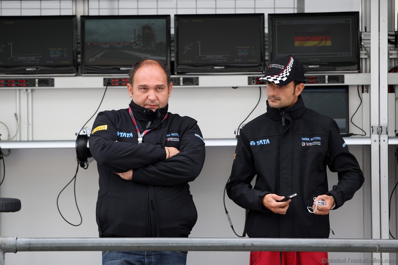 GP GERMANIA, 22.07.2011- Prove Libere 1, Venerdi', Colin Kolles (GER), HRT F1 Team, Team Principal  e Vitantonio Liuzzi (ITA), Hispania Racing F1 Team, HRT  