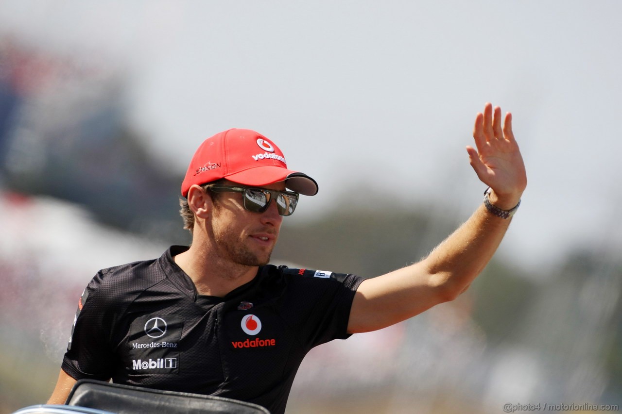 GP GIAPPONE, 09.10.2011- Jenson Button (GBR), McLaren  Mercedes, MP4-26 at drivers parade  