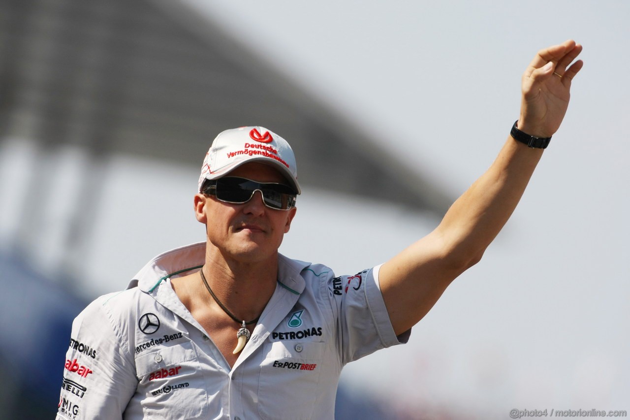 GP GIAPPONE, 09.10.2011- Michael Schumacher (GER), Mercedes GP Petronas F1 Team, MGP W02 at drivers parade  
