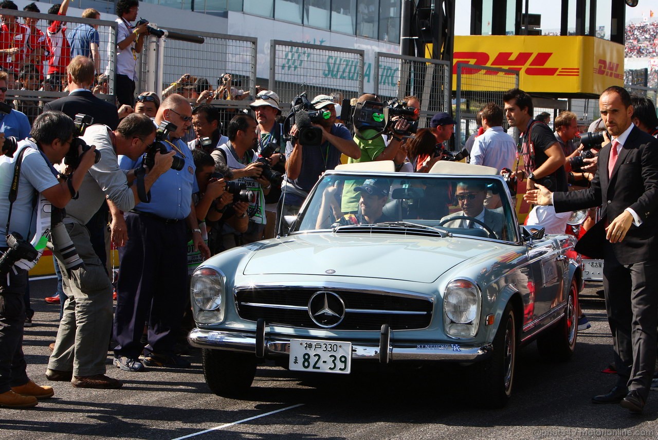 GP GIAPPONE, 09.10.2011- Sebastian Vettel (GER), Red Bull Racing, RB7 at drivers parade