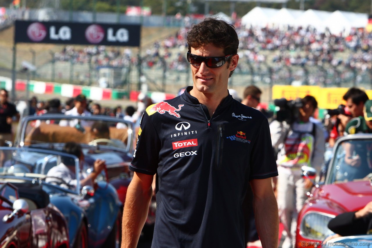 GP GIAPPONE, 09.10.2011- Mark Webber (AUS), Red Bull Racing, RB7 at drivers parade