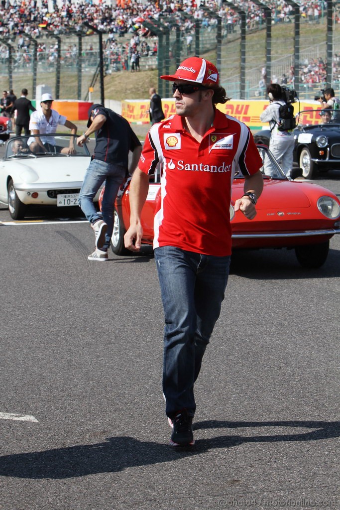 GP GIAPPONE, 09.10.2011- Fernando Alonso (ESP), Ferrari, F-150 Italia at drivers parade