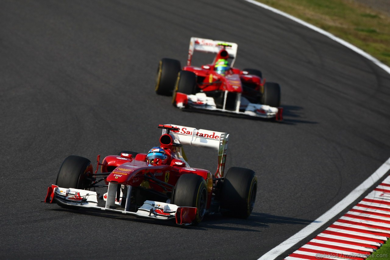 GP GIAPPONE, 09.10.2011- Gara, Fernando Alonso (ESP), Ferrari, F-150 Italia davanti a Felipe Massa (BRA), Ferrari, F-150 Italia 