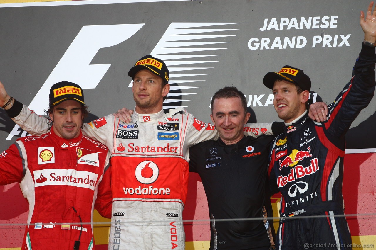 GP GIAPPONE, 09.10.2011- Gara, Jenson Button (GBR), McLaren Mercedes, MP4-26 vincitore, Fernando Alonso (ESP), Ferrari, F-150 Italia secondo e Sebastian Vettel (GER), Red Bull Racing, RB7, 2011 F1 Champion e terzo in the race
