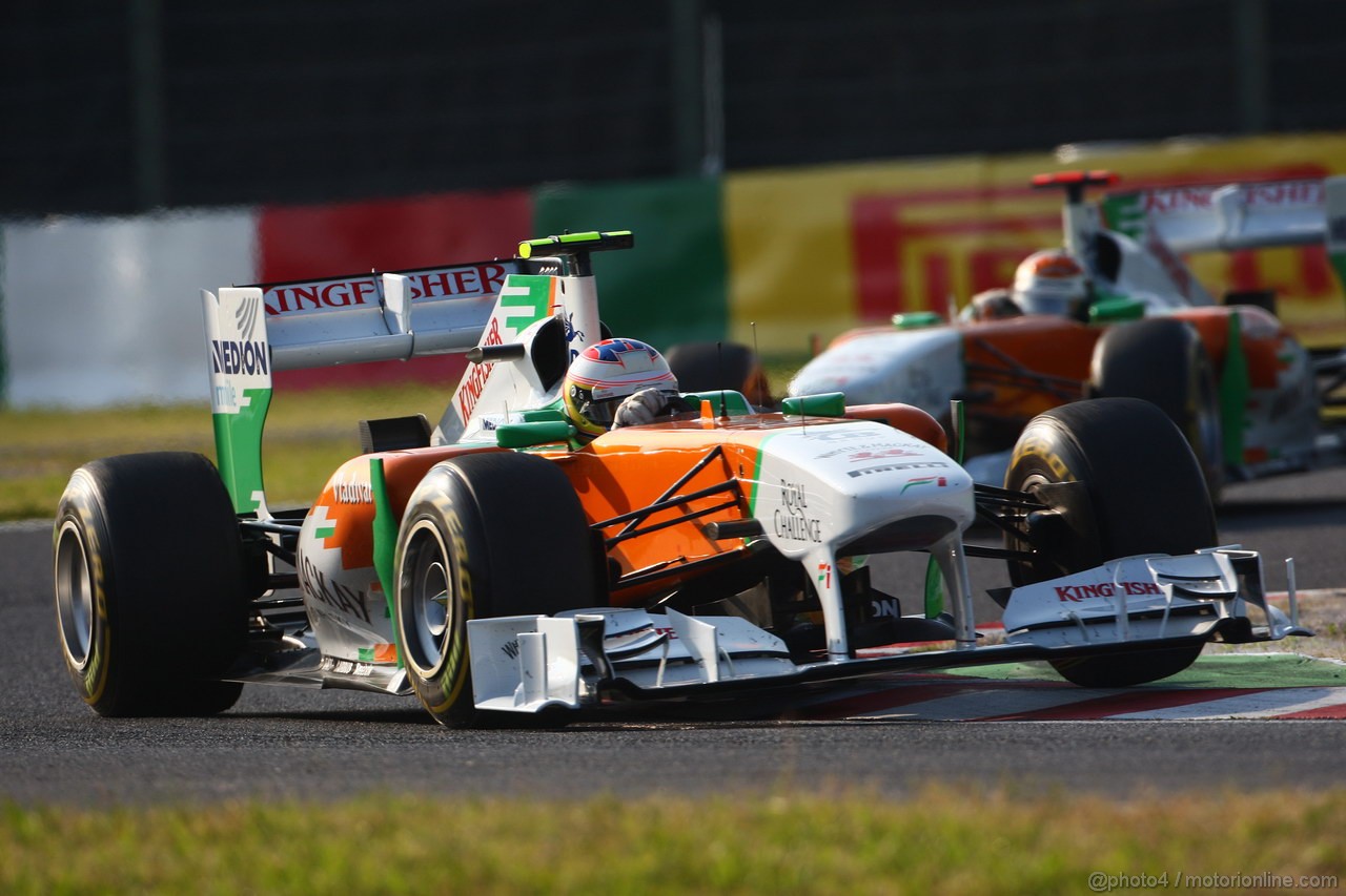 GP GIAPPONE, 09.10.2011- Gara, Paul di Resta (GBR) Force India VJM04 davanti a Adrian Sutil (GER), Force India F1 Team, VJM04