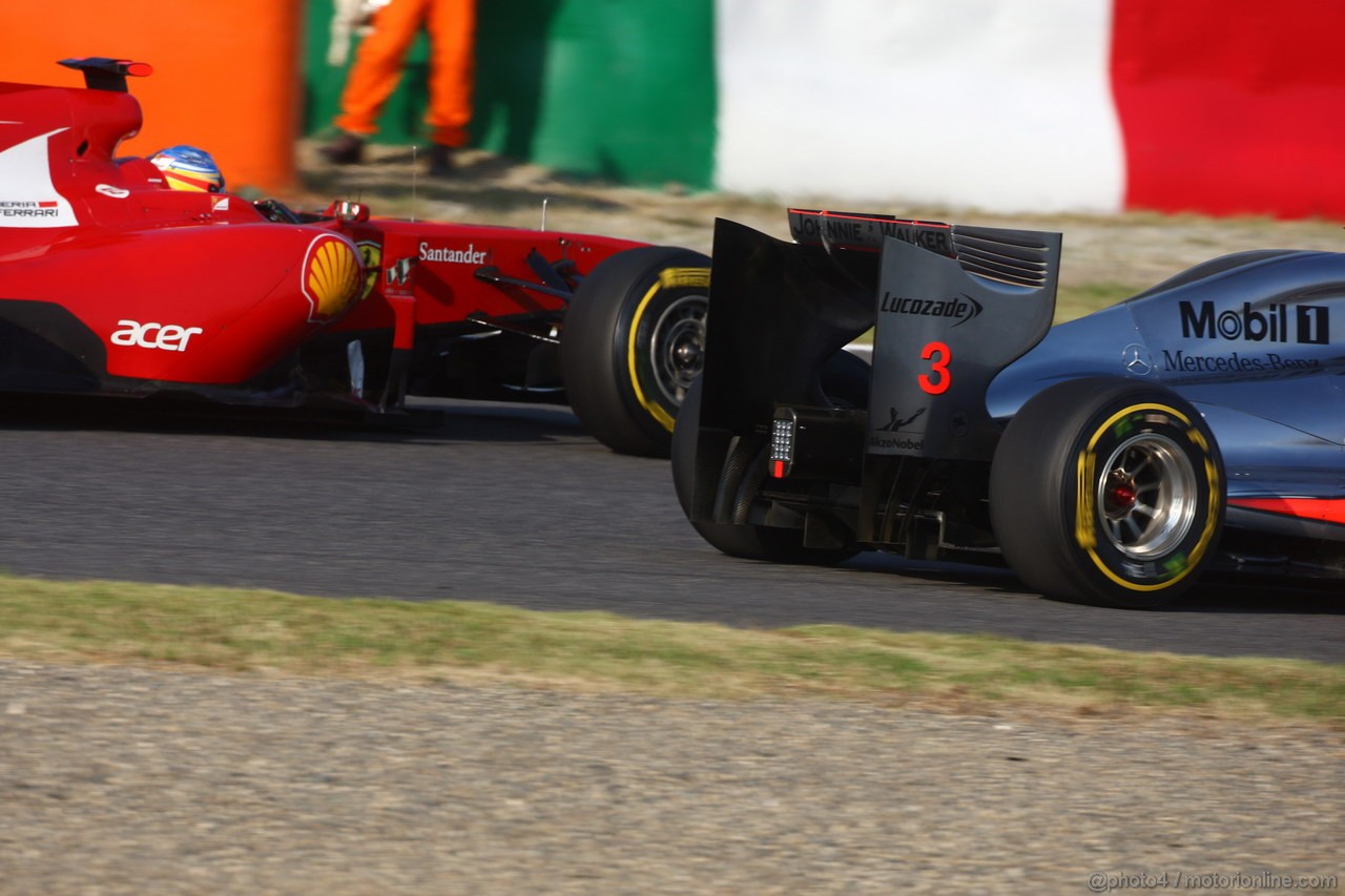 GP GIAPPONE, 09.10.2011- Gara, Fernando Alonso (ESP), Ferrari, F-150 Italia e Lewis Hamilton (GBR), McLaren  Mercedes, MP4-26 