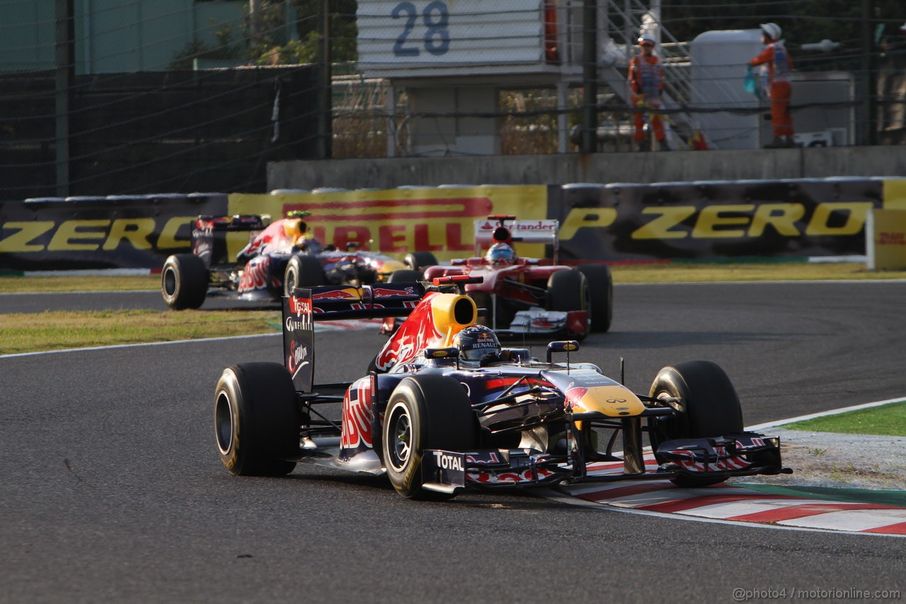 GP GIAPPONE, 09.10.2011- Gara, Sebastian Vettel (GER), Red Bull Racing, RB7 davanti a Fernando Alonso (ESP), Ferrari, F-150 Italia 
