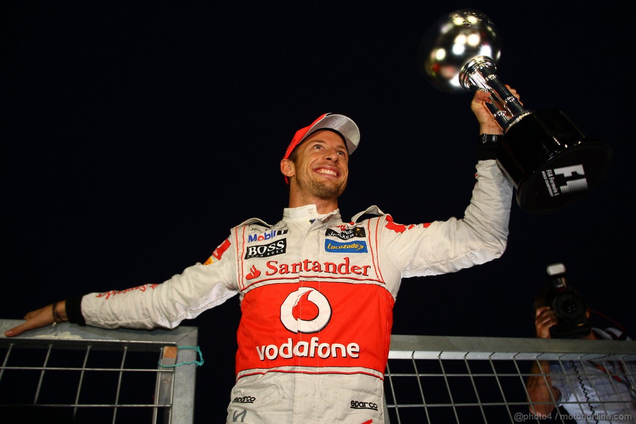 GP GIAPPONE, 09.10.2011- Festeggiamenti, Jenson Button (GBR), McLaren  Mercedes, MP4-26 vincitore 